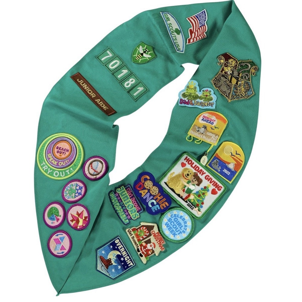 Girl Scout Junior Green Sash Patches Badges Troop 70181 Hogwarts Harry Potter